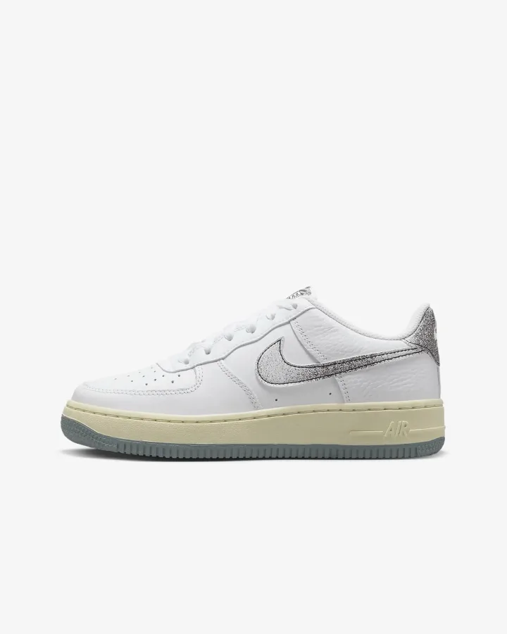 Nike Air Force 1 LV8